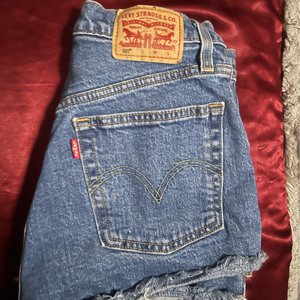 Woman Levi Jean shorts
